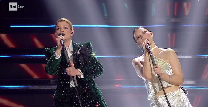 Emma e Francesca Michielin cantano Baby One More Time a Sanremo