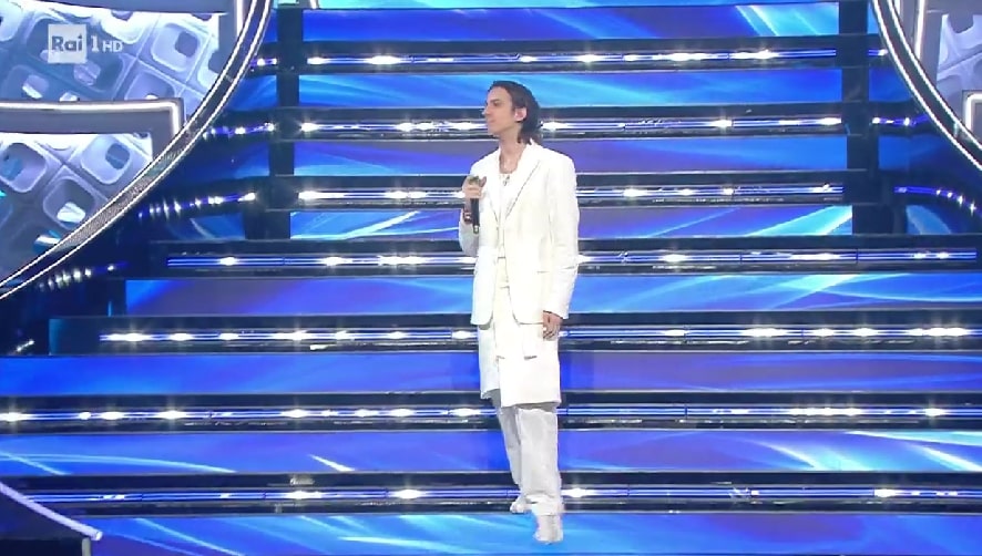 sangiovanni outfit
