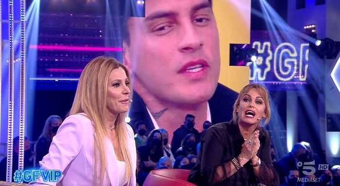 Sonia Bruganelli e Adriana Volpe dure contro Alessandro Basciano