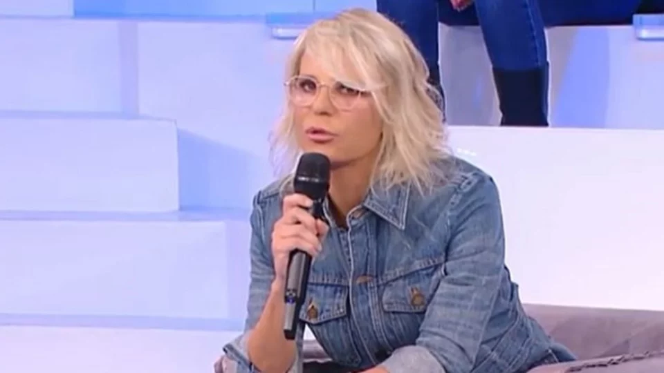 Amici 21, Maria De Filippi dice no a un famoso cantante per il Serale: il rumor