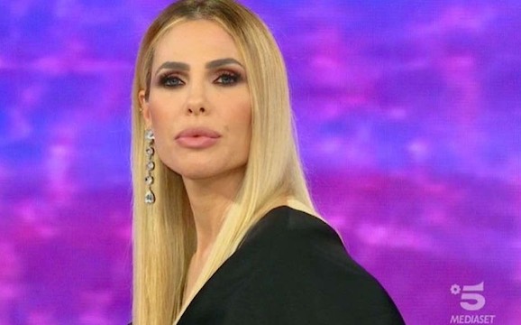 Ilary Blasi commenta la squalifica di Silvano Michetti per bestemmia