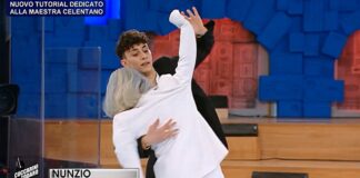 Amici 21, Nunzio balla col manichino di Alessandra Celentano (VIDEO)