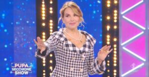 La Pupa e il Secchione Show anticipazioni: proposta di nozze per Elena Morali