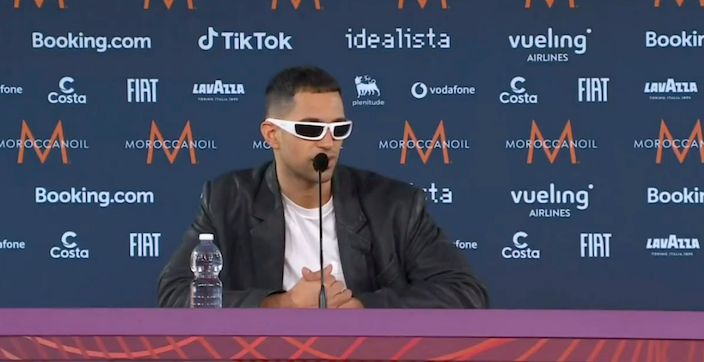 Mahmood di nuovo alle prese con le interviste in inglese all'Eurovision