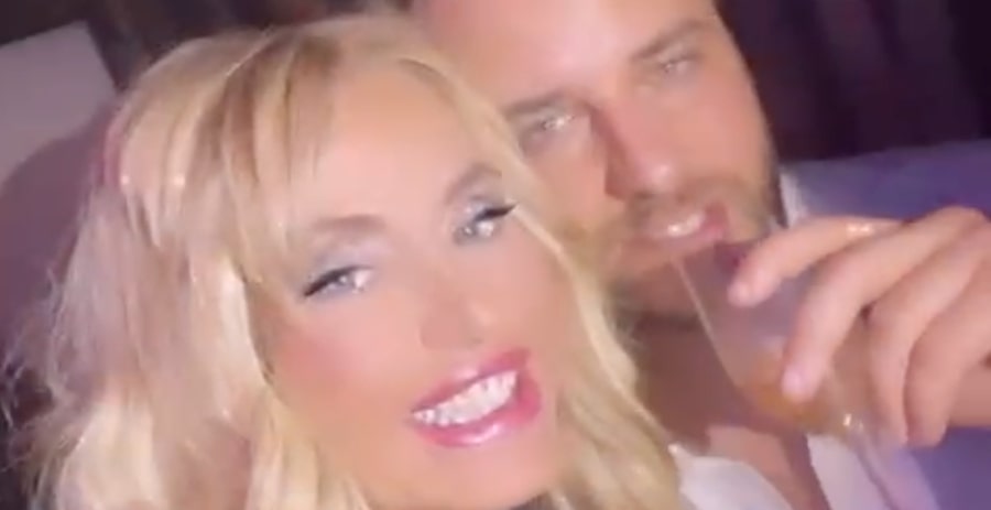 Valeria Marini smentisce il flirt con Eddy Siniscalchi Valeria Marini smentisce il flirt con Eddy Siniscalchi