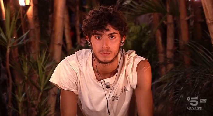 Alessandro Iannoni lascia l’Isola dei famosi per l’Università Alessandro Iannoni lascia l’Isola dei famosi per l’Università