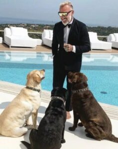 Gianluca Vacchi casa: in Sardegna con i cani