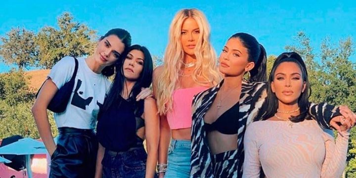 Kim Kardashian e la sua famiglia sbarcano a Portofino: il motivo Kim Kardashian e la sua famiglia sbarcano a Portofino: il motivo