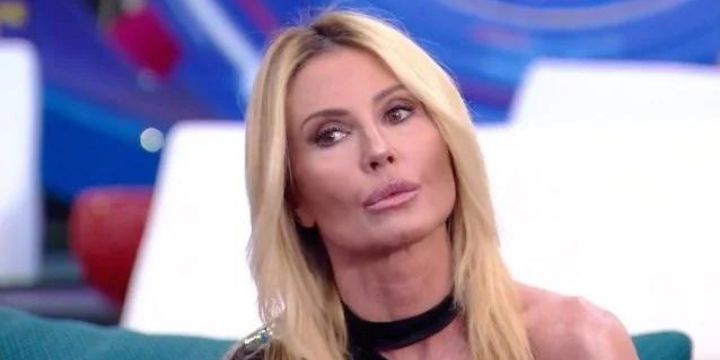 Nathaly Caldonazzo ha bloccato Barù su Instagram Nathaly Caldonazzo ha bloccato Barù su Instagram