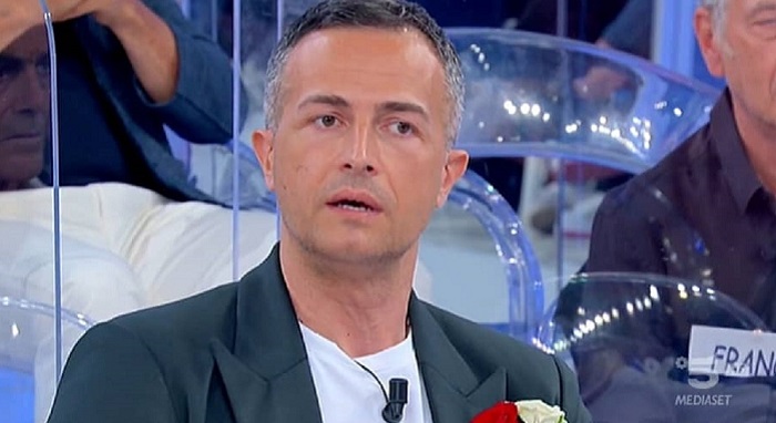 Riccardo Guarnieri paparazzato con una mora (e non è Ida Platano) Riccardo Guarnieri paparazzato con una mora (e non è Ida Platano)