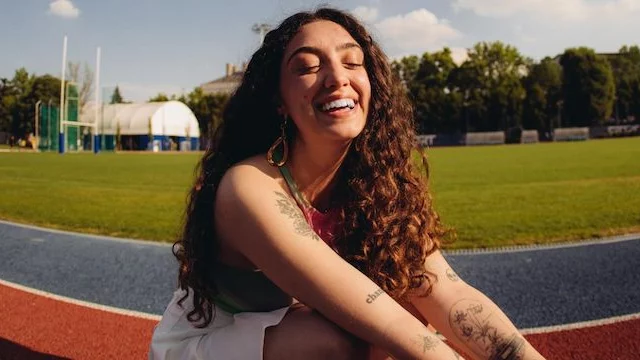 Sissi pubblica il video del suo nuovo singolo Scendi