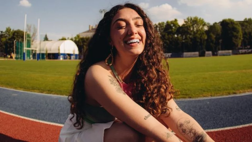 Sissi pubblica il video del suo nuovo singolo Scendi