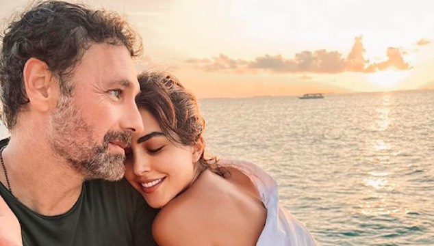 Raoul Bova compie 51 anni: i teneri auguri di Rocio Muñoz Morales