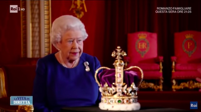 Regina Elisabetta, la bislacca teoria legata al colore indossato