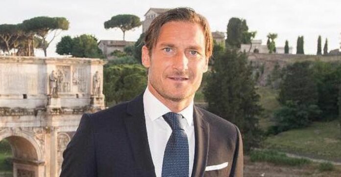Francesco Totti beccato ancora a casa di Noemi