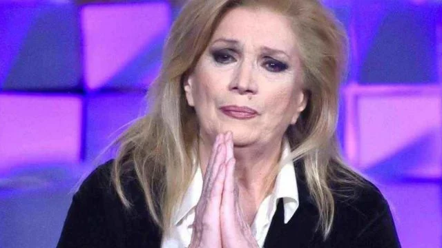 iva zanicchi telefono hackerato foto intima