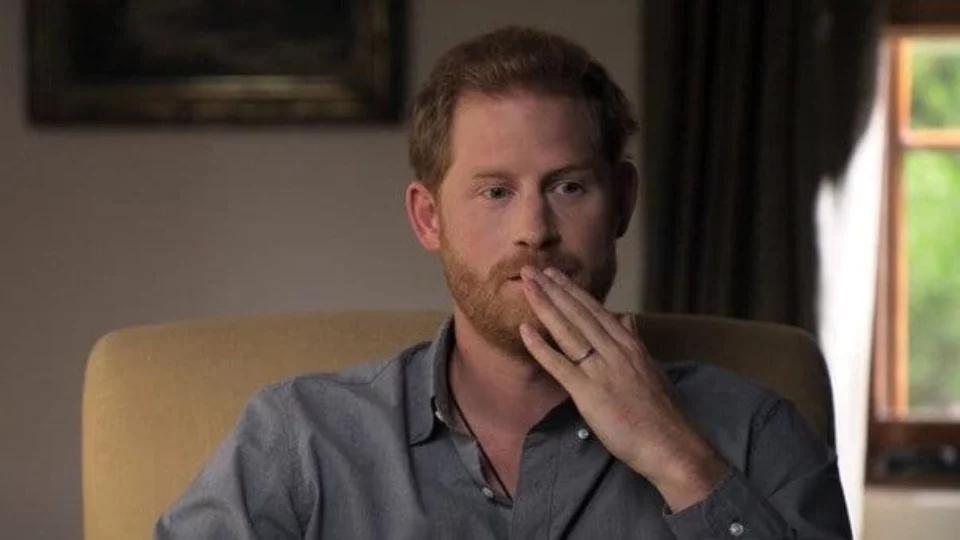 Il Principe Harry ha saputo della morte della Regina Elisabetta dal web