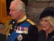 Re Carlo piange durante i funerali della Regina Elisabetta (VIDEO)