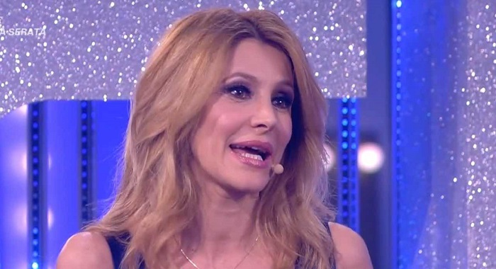 Adriana Volpe di nuovo opinionista: faccia a faccia con una nemica