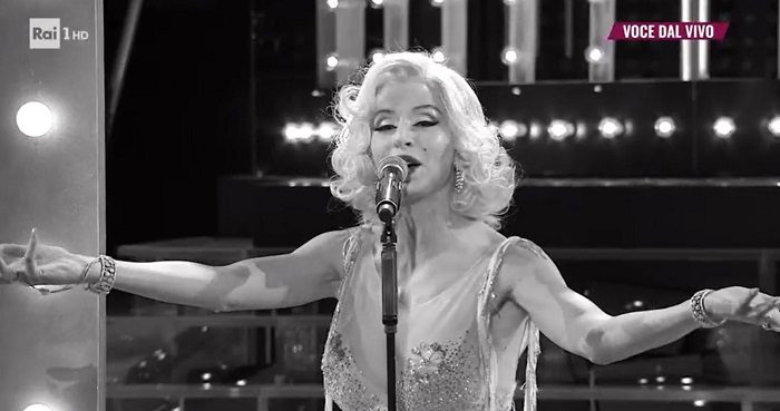 Valeria Marini imita Marilyn Monroe a Tale e quale show 2022