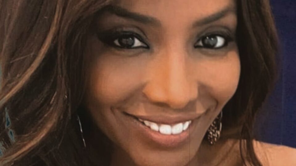 Ainett Stephens sbarca su OnlyFans tra critiche e pregiudizi