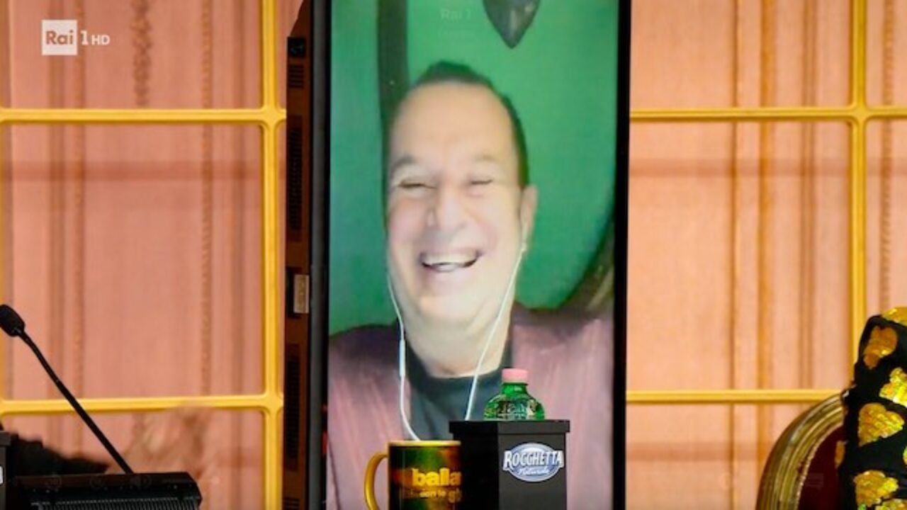 Fabio Canino in collegamento a Ballando