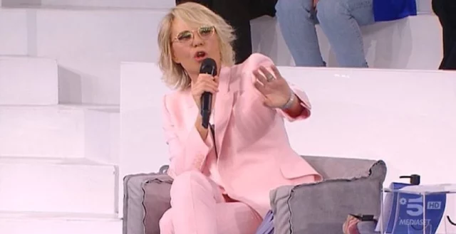 Amici 22, Maria De Filippi rimprovera gli allievi: arriva un provvedimento