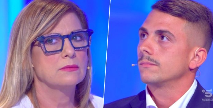 C’è Posta Per Te, Mariella vuole riappacificarsi con il figlio C’è Posta Per Te, Mariella vuole riappacificarsi con il figlio