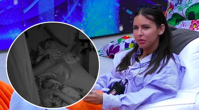 Nicole Murgia entra nel van dove si sono appartati Micol e Tavassi Nicole Murgia entra nel van dove si sono appartati Micol e Tavassi