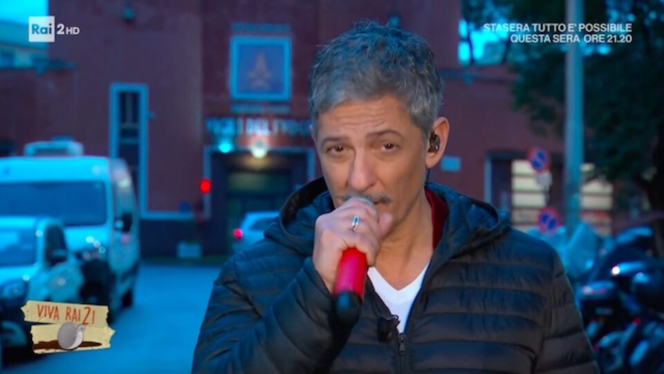 Loredana Bertè canta Dedicato in diretta con Fiorello | Radio