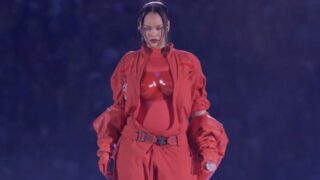 Rihanna incinta del suo secondo figlio: l'annuncio al Super Bowl