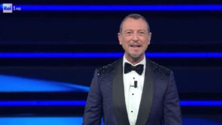 Amadeus commenta la scelta di Mediaset di andare contro Sanremo