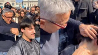 MasterChef, Bruno Barbieri taglia i capelli al vincitore Edoardo