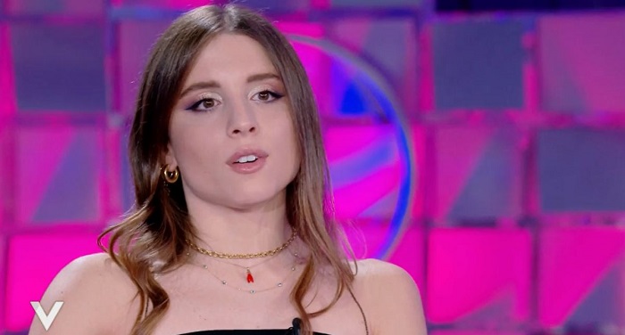 Angelina Mango a Verissimo parla del rapporto speciale con Wax “Lui c
