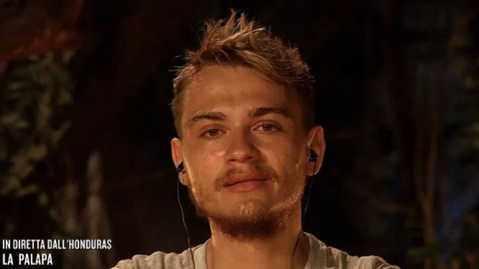 Isola dei famosi, Simone Antolini assente in puntata per un malore