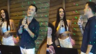 Antonella Fiordelisi ed Edoardo cantano insieme a un evento