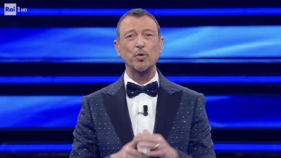 Amadeus pubblica un misterioso post sui social