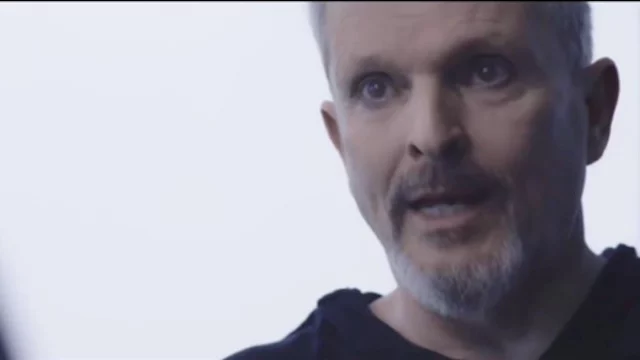 Miguel Bosé rapinato nella sua casa da alcuni uomini armati