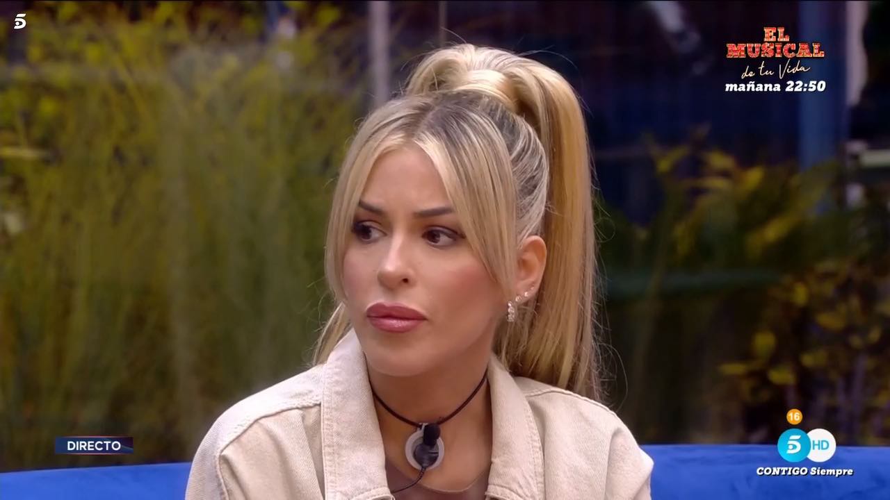 Oriana Marzoli nega di aver abbandonato il GF Vip in Spagna Oriana Marzoli nega di aver abbandonato il GF Vip in Spagna