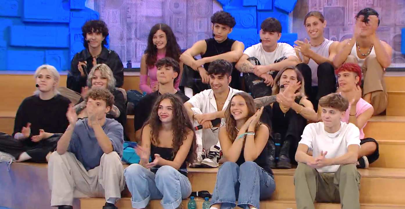 Amici 23, un cantante scartato si scaglia contro il talent Amici 23, un cantante scartato si scaglia contro il talent