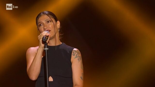 Elisa annuncia un concerto speciale di Natale a Milano Elisa annuncia un concerto speciale di Natale a Milano
