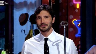 Stefano De Martino paparazzato insieme alla nuova fidanzata