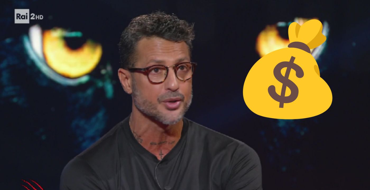 Fabrizio Corona rivela quanto guadagnava al mese con la sua agenzia Fabrizio Corona rivela quanto guadagnava al mese con la sua agenzia