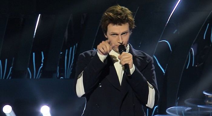 Lorenzo Licitra commuove e si prende la standing ovation imitando Harry Styles a Tale e quale Lorenzo Licitra commuove e si prende la standing ovation imitando Harry Styles a Tale e quale