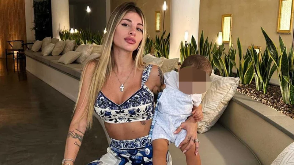 Chiara Nasti criticata per il modo in cui cresce suo figlio: lei sbotta