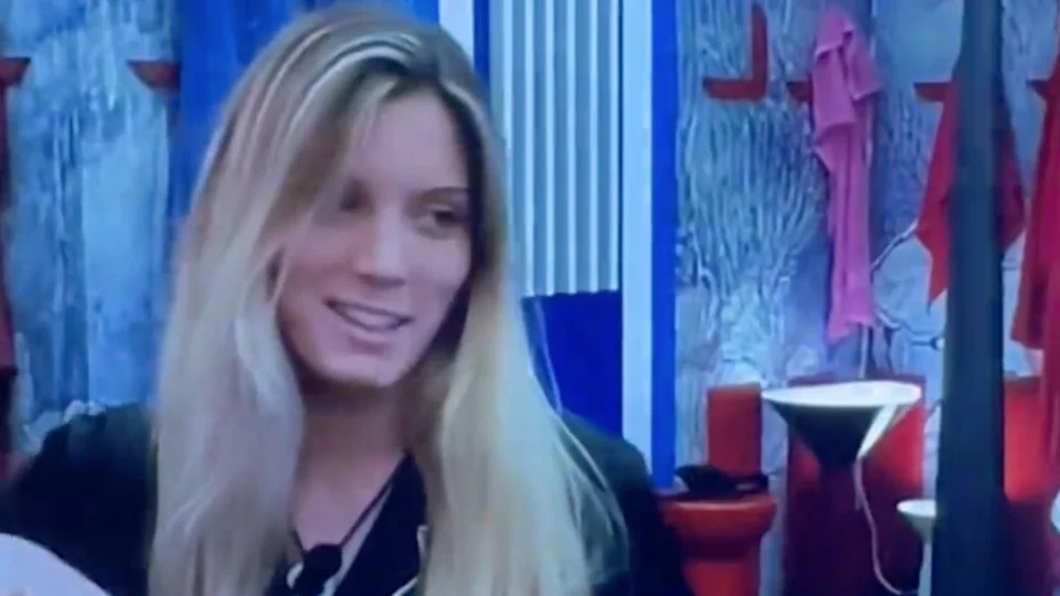 Anita Olivieri parla in codice: secondo il web si riferisce a un autore