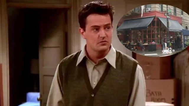 Matthew Perry, i fan lo omaggiano con dei fiori davanti il bar di Friends
