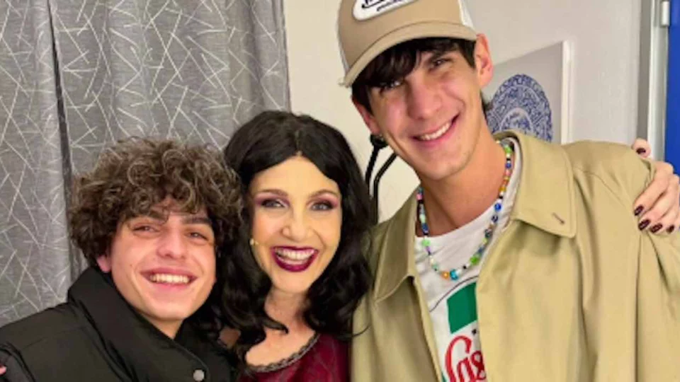 Lorella Cuccarini torna a teatro con Rapunzel- nel pubblico i due ex allievi di Amici, Niveo e Spacehippiez!