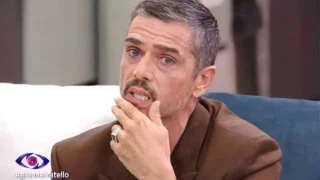 Varrese parla dei suoi flirt famosi- “Succede un delirio”