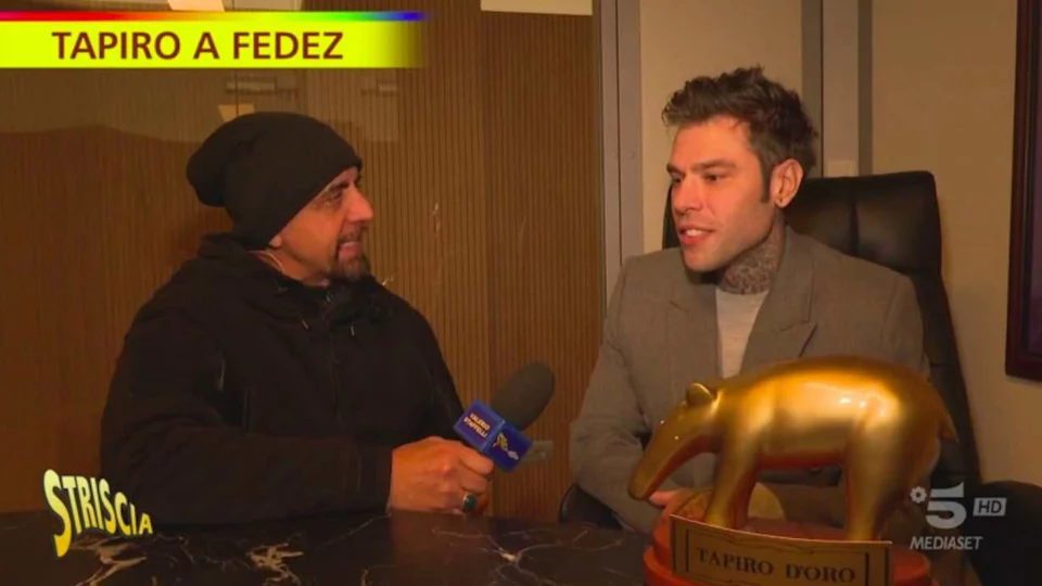 Fedez riceve un nuovo Tapiro per il caso Morgan: 